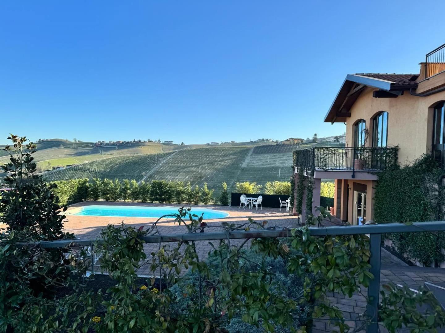 Panoramic Villa Garassino - Country Rooms And Fine Restaurant เตรโซ ภายนอก รูปภาพ