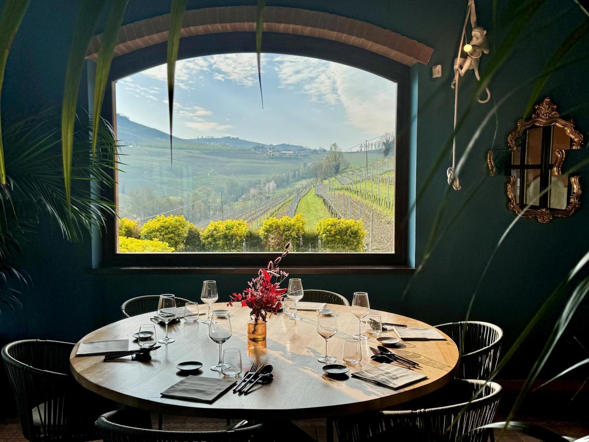 Panoramic Villa Garassino - Country Rooms And Fine Restaurant เตรโซ ภายนอก รูปภาพ