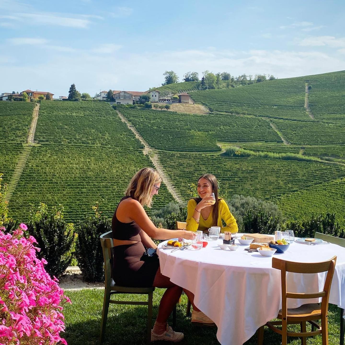 Panoramic Villa Garassino - Country Rooms And Fine Restaurant เตรโซ ภายนอก รูปภาพ