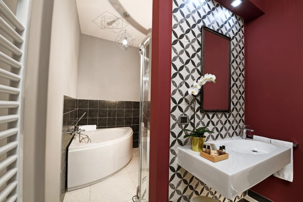 Panoramic Villa Garassino - Country Rooms And Fine Restaurant เตรโซ ภายนอก รูปภาพ