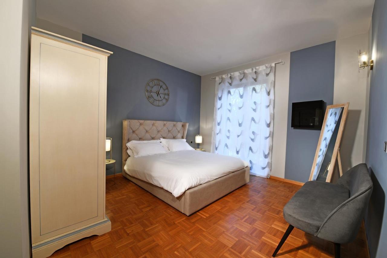 Panoramic Villa Garassino - Country Rooms And Fine Restaurant เตรโซ ภายนอก รูปภาพ