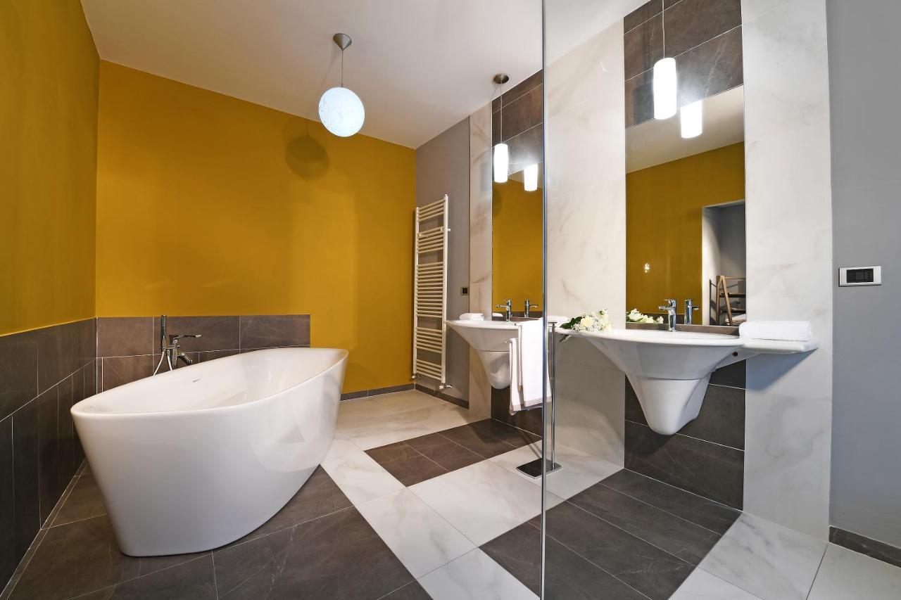 Panoramic Villa Garassino - Country Rooms And Fine Restaurant เตรโซ ภายนอก รูปภาพ