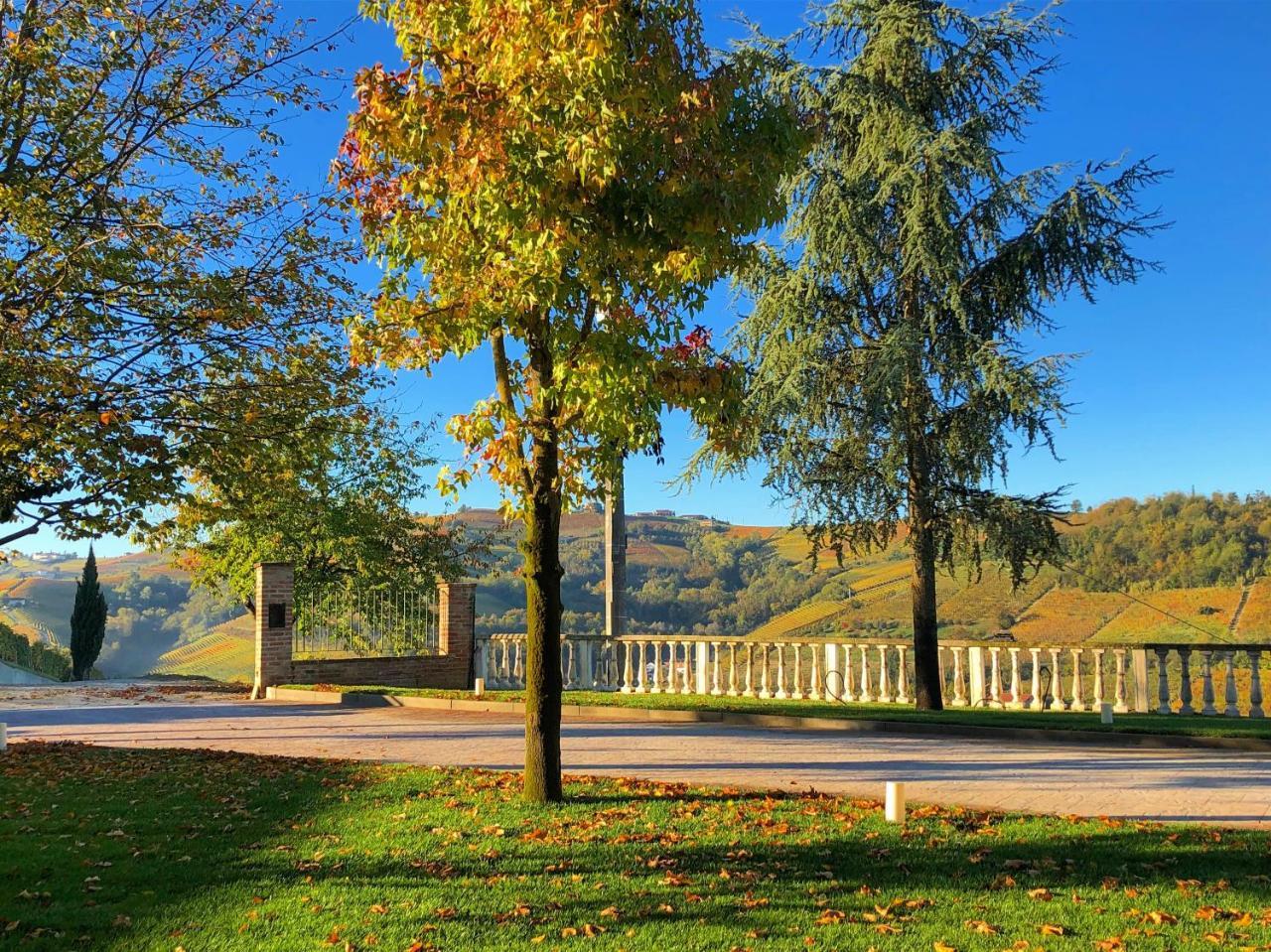 Panoramic Villa Garassino - Country Rooms And Fine Restaurant เตรโซ ภายนอก รูปภาพ