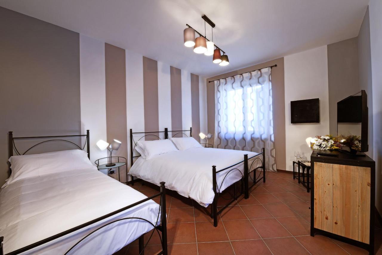 Panoramic Villa Garassino - Country Rooms And Fine Restaurant เตรโซ ภายนอก รูปภาพ