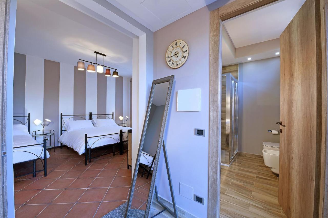 Panoramic Villa Garassino - Country Rooms And Fine Restaurant เตรโซ ภายนอก รูปภาพ