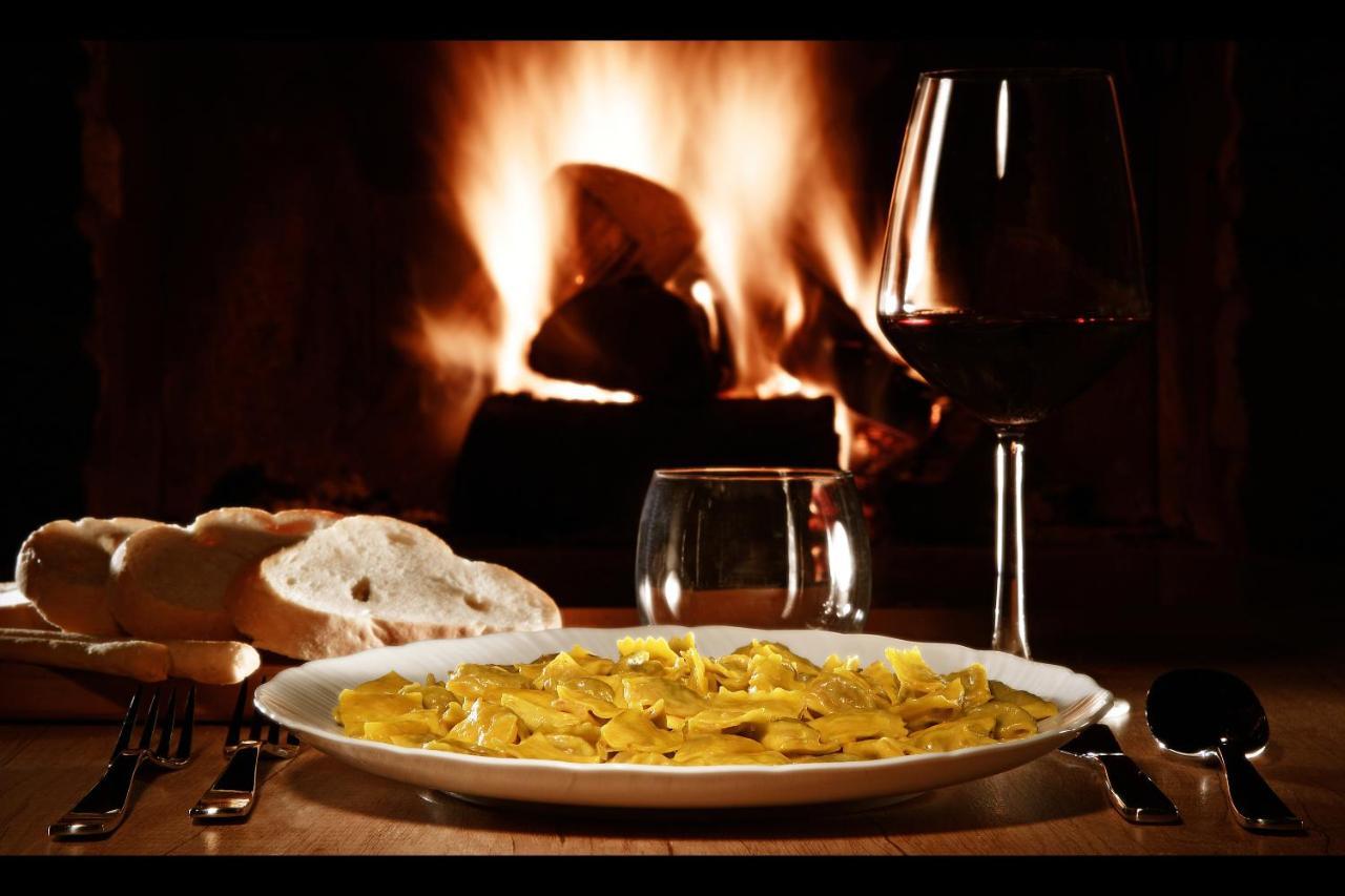 Panoramic Villa Garassino - Country Rooms And Fine Restaurant เตรโซ ภายนอก รูปภาพ