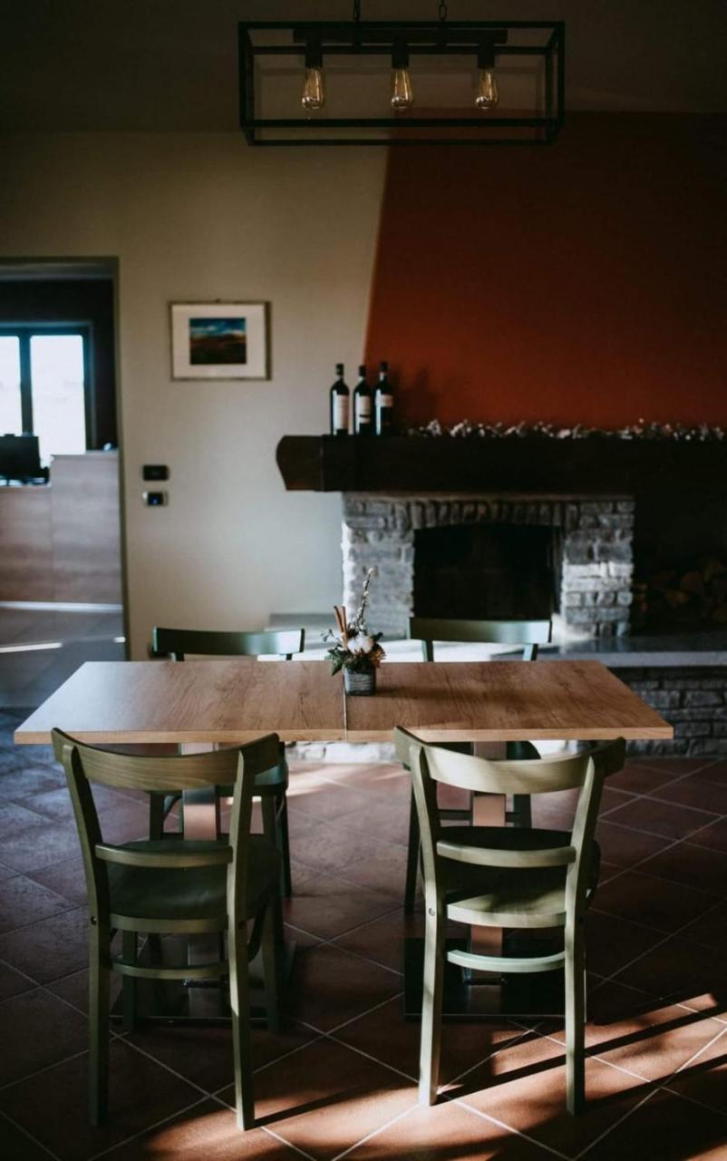 Panoramic Villa Garassino - Country Rooms And Fine Restaurant เตรโซ ภายนอก รูปภาพ