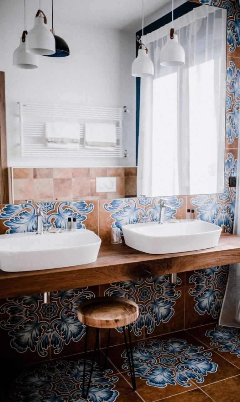 Panoramic Villa Garassino - Country Rooms And Fine Restaurant เตรโซ ภายนอก รูปภาพ