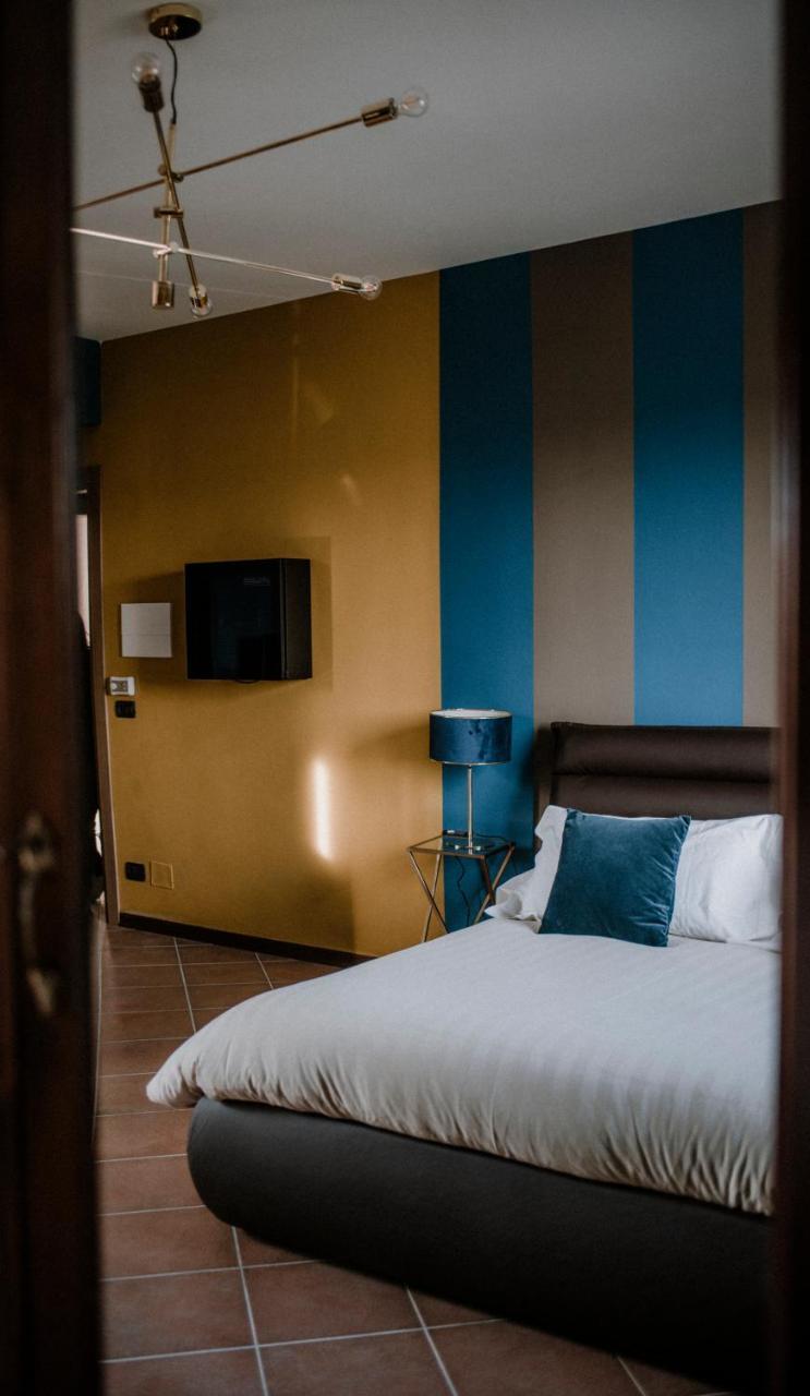 Panoramic Villa Garassino - Country Rooms And Fine Restaurant เตรโซ ภายนอก รูปภาพ